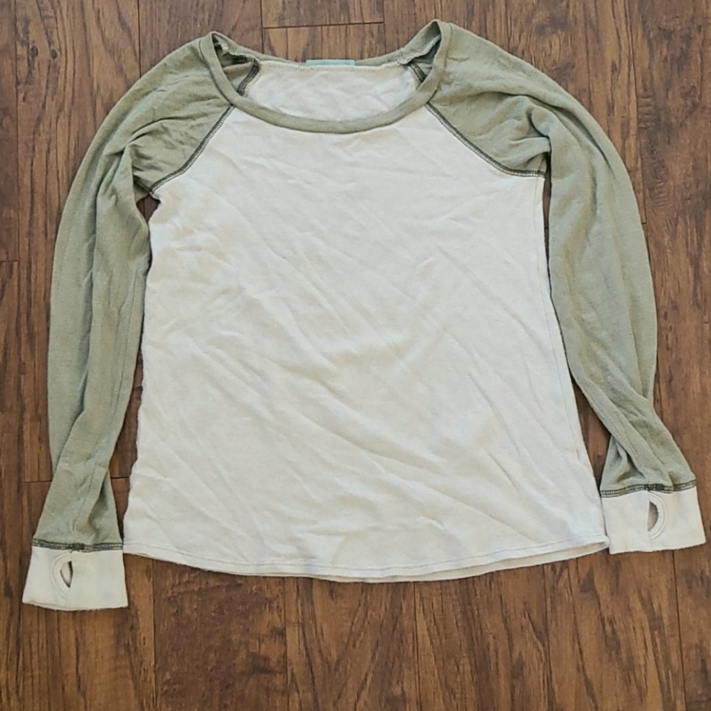 Boutique top size small